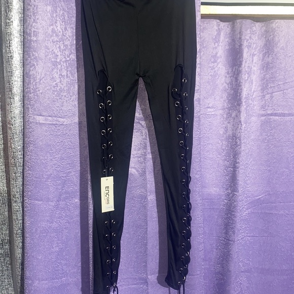 Stylish Legging - Picture 3 of 4